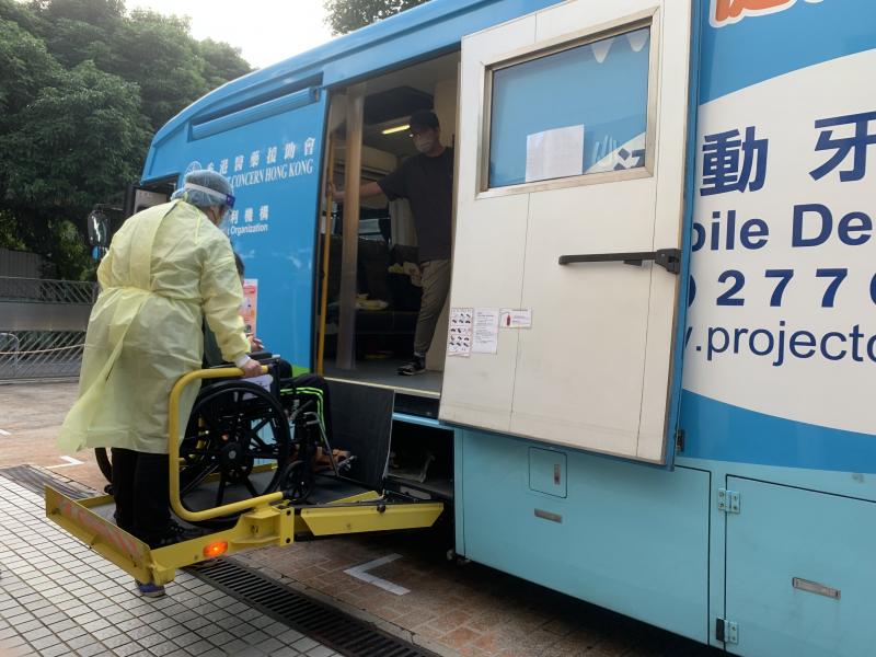 團體預約到場牙科服務
